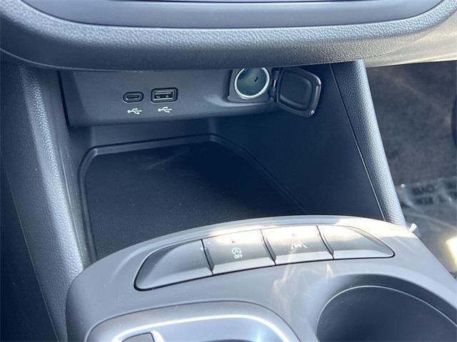 new 2025 Buick Envista car, priced at $24,990