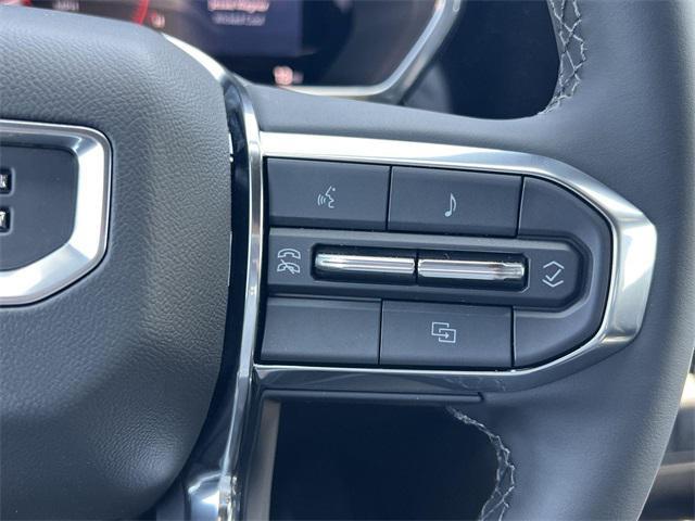 new 2025 GMC Canyon car, priced at $41,219
