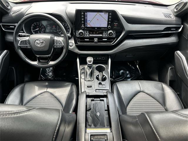 used 2021 Toyota Highlander car, priced at $36,666