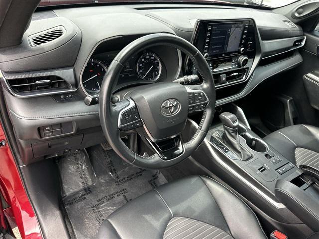 used 2021 Toyota Highlander car, priced at $36,666
