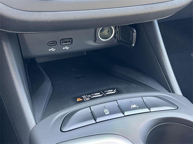 new 2025 Buick Envista car, priced at $26,007