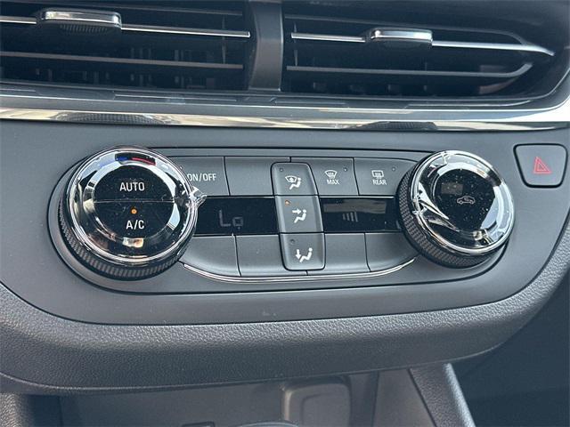 new 2025 Buick Envista car, priced at $25,452