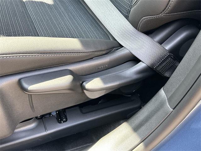 new 2025 Buick Envista car, priced at $25,452
