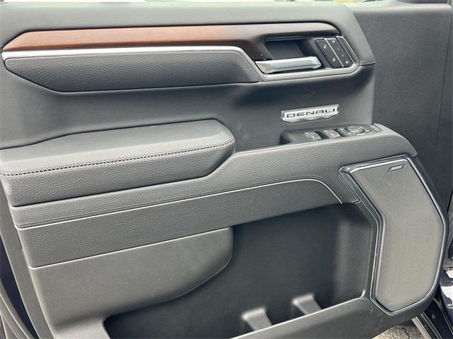 new 2025 GMC Sierra 1500 car, priced at $71,176