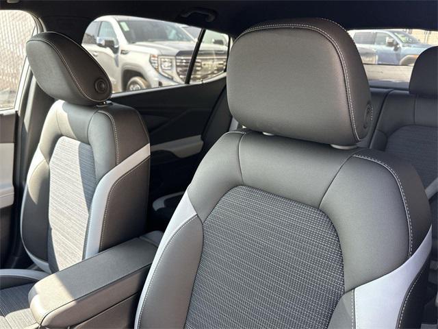 new 2025 Buick Envista car, priced at $24,258