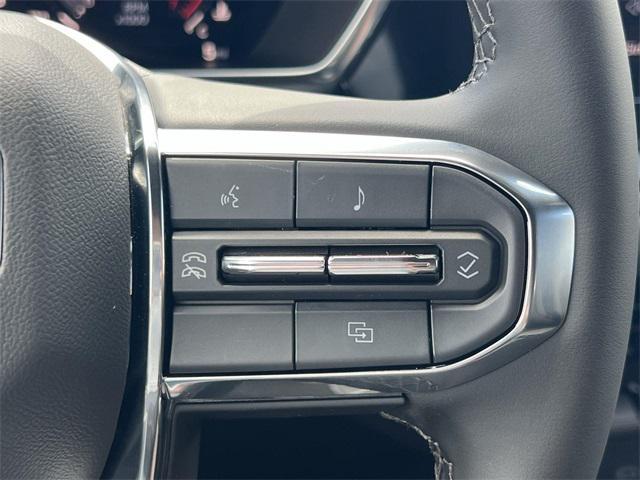new 2025 GMC Canyon car, priced at $39,554