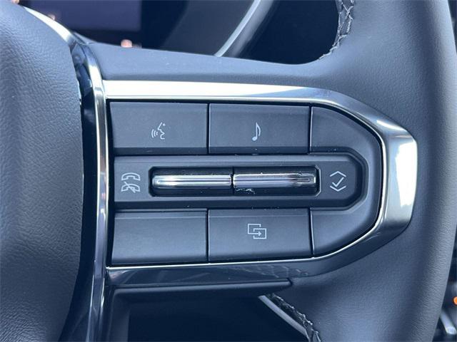 new 2025 GMC Canyon car, priced at $44,287