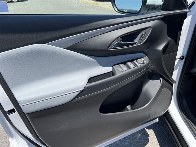 new 2025 Buick Envista car, priced at $24,990