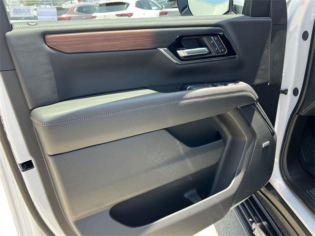 new 2025 GMC Yukon XL car, priced at $96,030