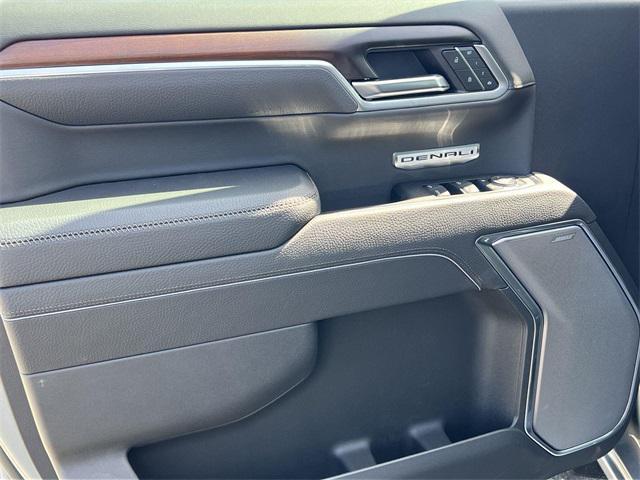 new 2025 GMC Sierra 1500 car, priced at $73,978