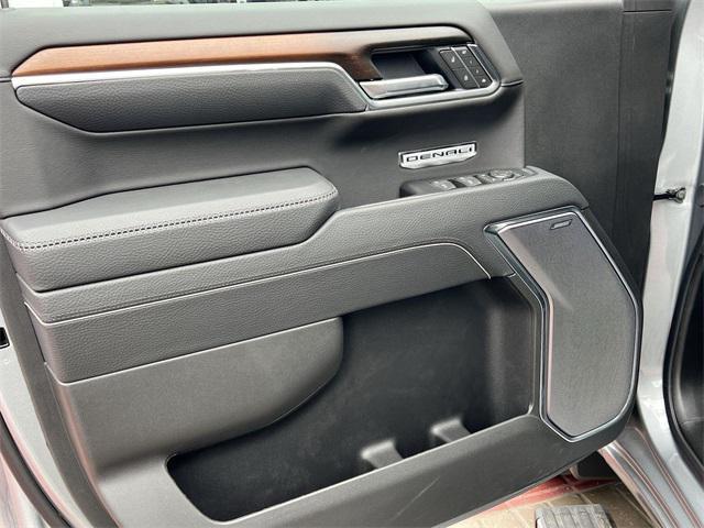 new 2025 GMC Sierra 1500 car, priced at $72,077
