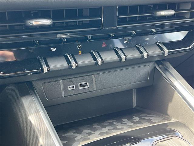 new 2025 GMC Canyon car, priced at $40,590