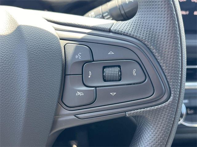 new 2025 Buick Envista car, priced at $22,713
