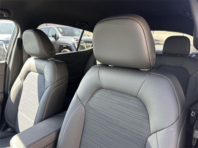 new 2025 Buick Envista car, priced at $22,201