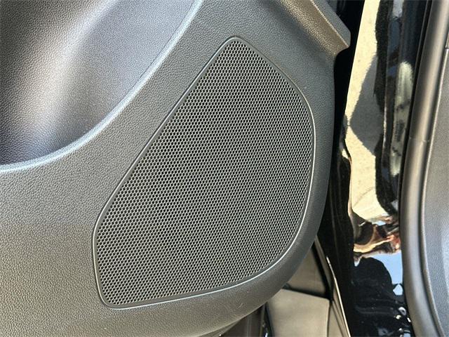 new 2025 Buick Envista car, priced at $22,717
