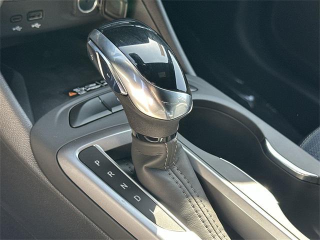new 2025 Buick Envista car, priced at $22,713