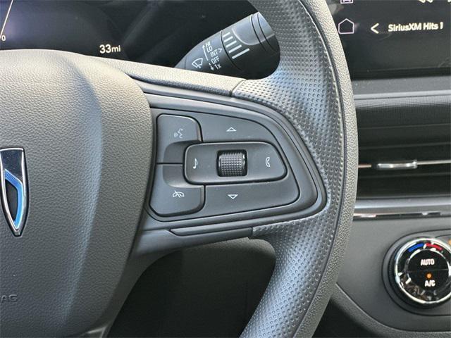 new 2025 Buick Envista car, priced at $25,299