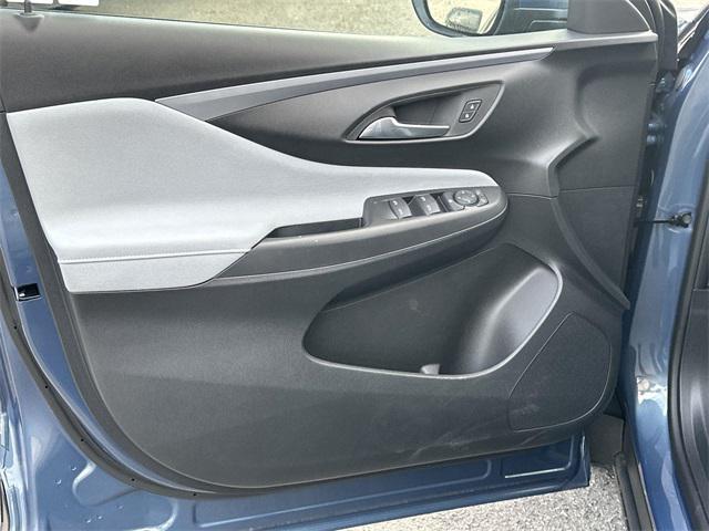 new 2025 Buick Envista car, priced at $25,299