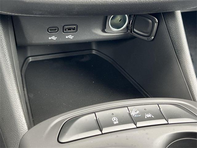 new 2025 Buick Envista car, priced at $24,990