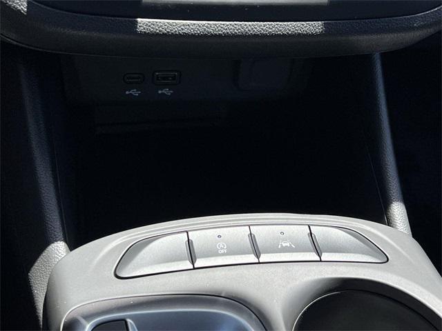 new 2025 Buick Envista car, priced at $22,201