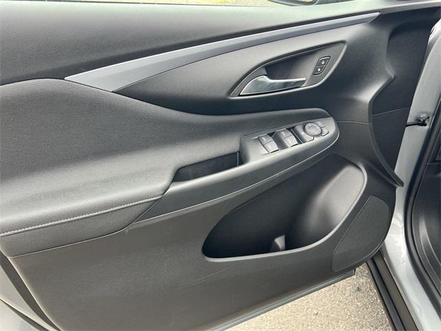 new 2025 Buick Envista car, priced at $25,452