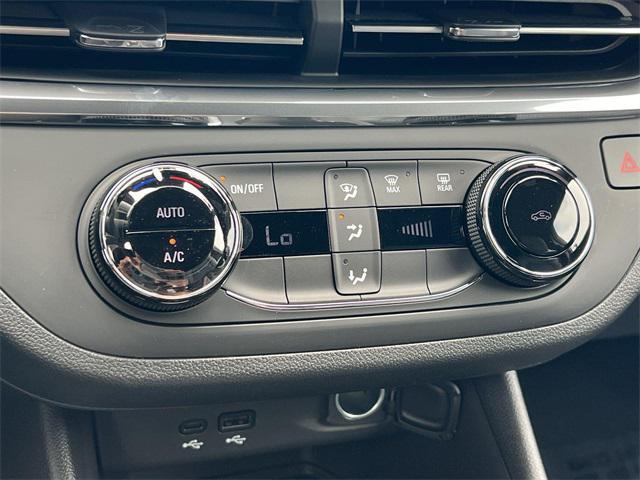 new 2025 Buick Envista car, priced at $25,452
