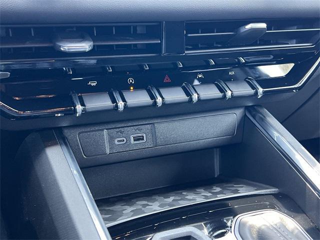 new 2025 GMC Canyon car, priced at $40,016