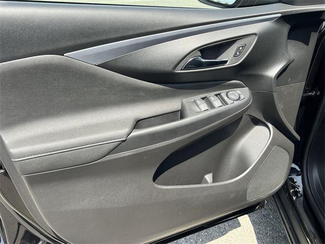 new 2025 Buick Envista car, priced at $25,452