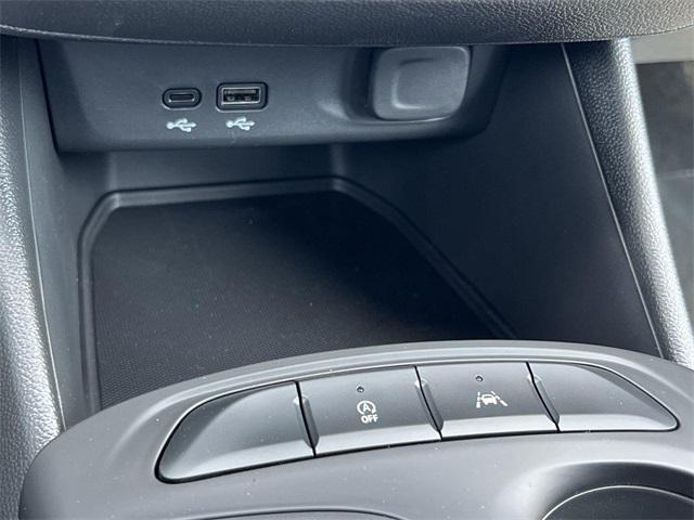 new 2025 Buick Envista car, priced at $25,452