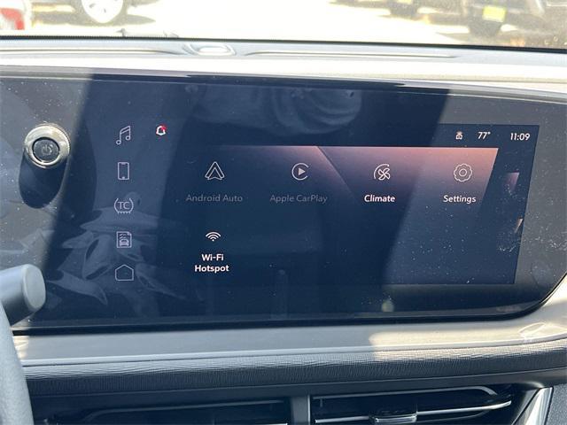 new 2025 Buick Envista car, priced at $24,990