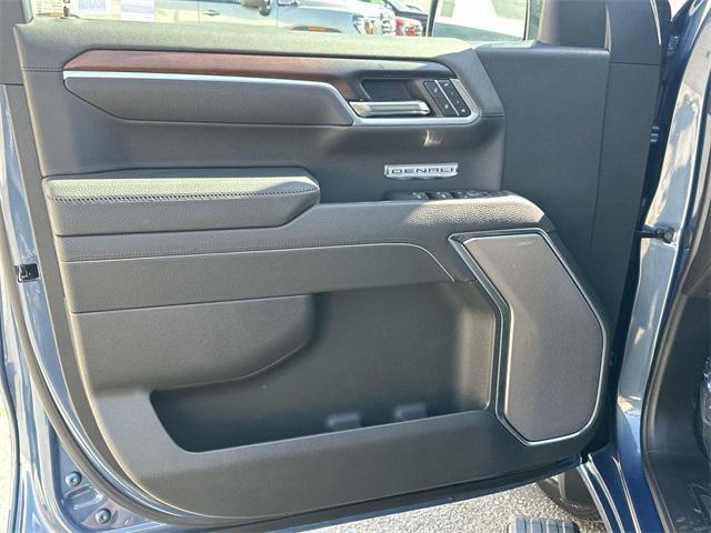 new 2025 GMC Sierra 1500 car, priced at $77,243