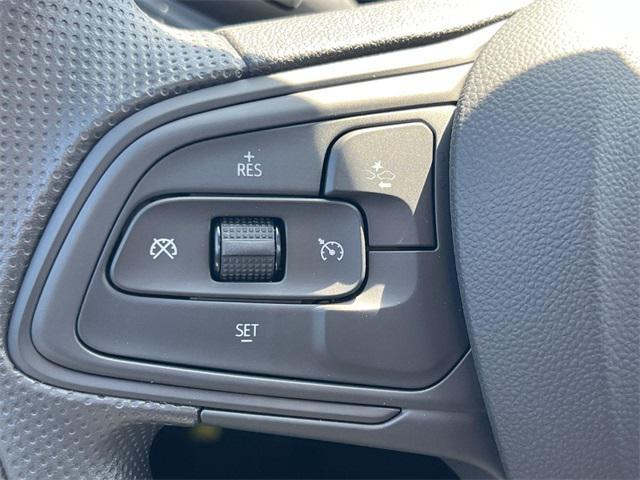 new 2025 Buick Envista car, priced at $22,287