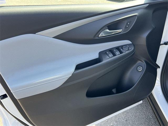 new 2025 Buick Envista car, priced at $22,287