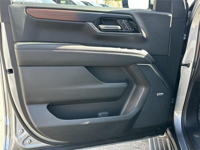 new 2025 GMC Yukon XL car, priced at $96,525