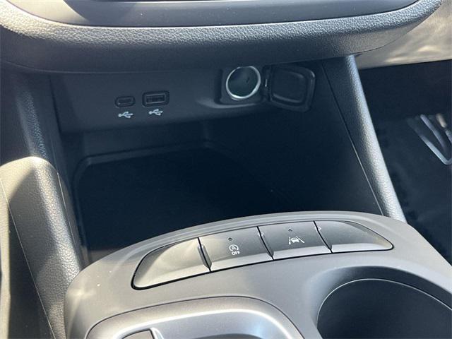 new 2025 Buick Envista car, priced at $22,201