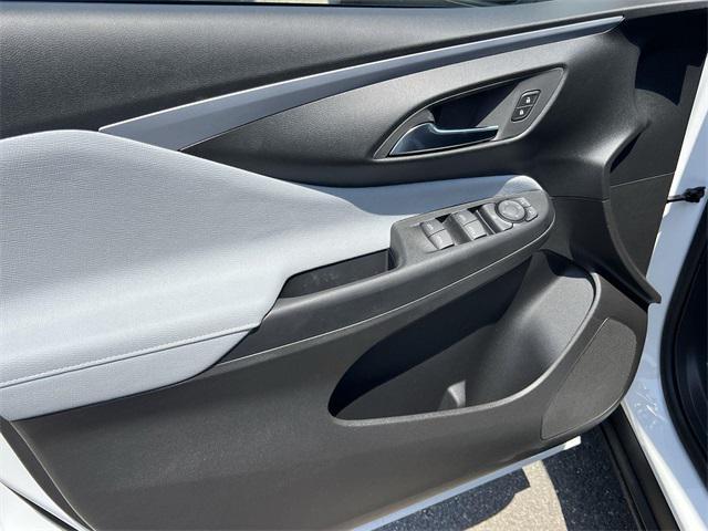 new 2025 Buick Envista car, priced at $23,734