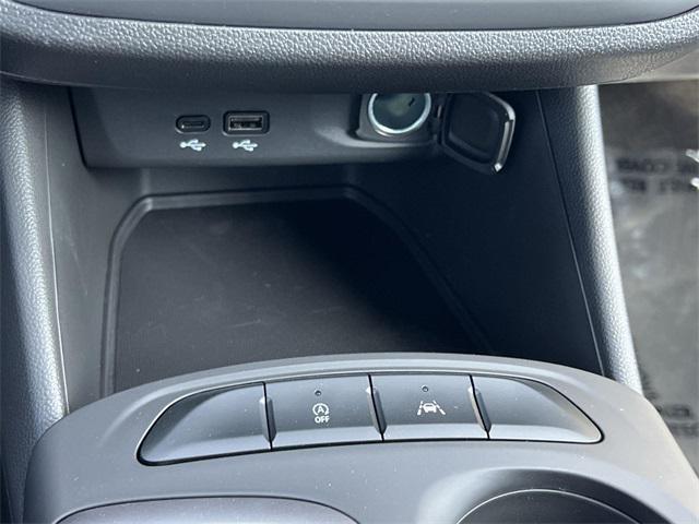 new 2025 Buick Envista car, priced at $22,201