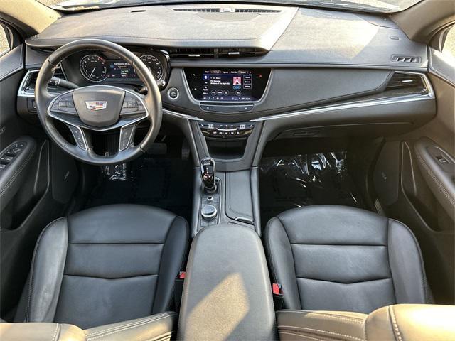 used 2022 Cadillac XT5 car, priced at $28,000