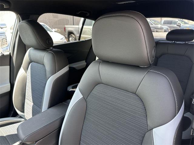 new 2025 Buick Envista car, priced at $22,201