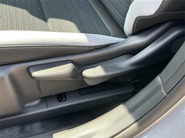 new 2025 Buick Envista car, priced at $22,201