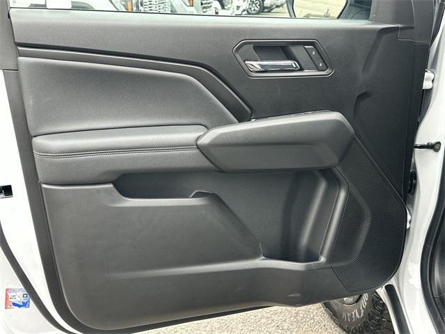 new 2025 GMC Canyon car, priced at $40,095