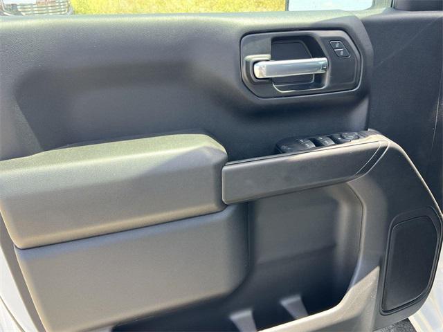 new 2025 GMC Sierra 1500 car, priced at $37,914