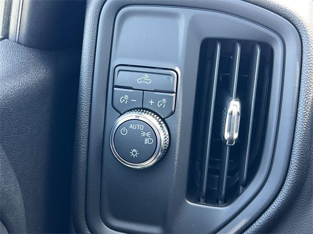 new 2025 GMC Sierra 1500 car, priced at $37,914
