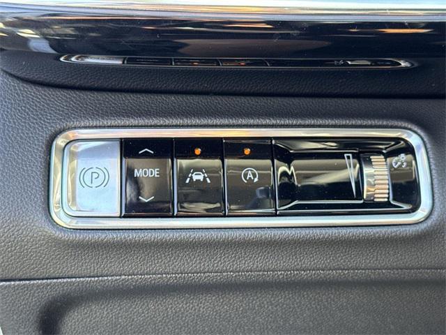 new 2025 Buick Envision car, priced at $33,458