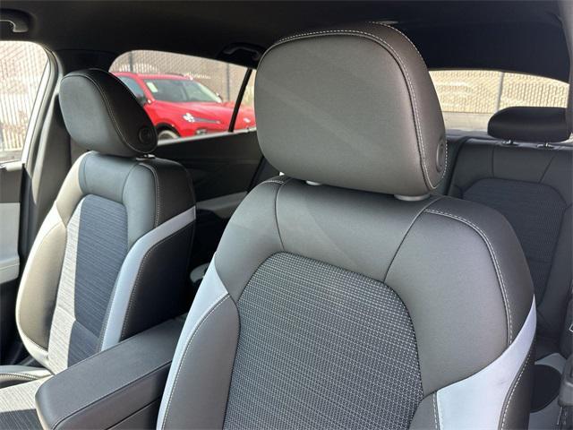 new 2025 Buick Envista car, priced at $24,990