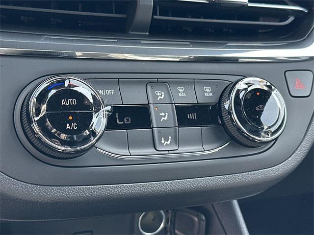 new 2025 Buick Envista car, priced at $24,990