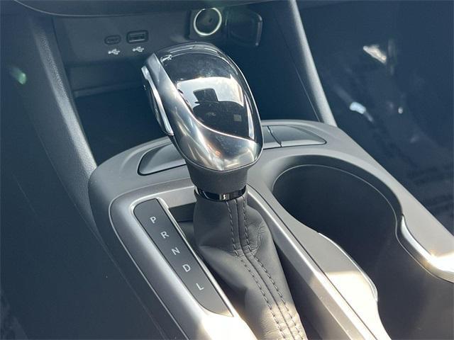 new 2025 Buick Envista car, priced at $22,201