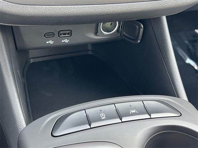 new 2025 Buick Envista car, priced at $22,201