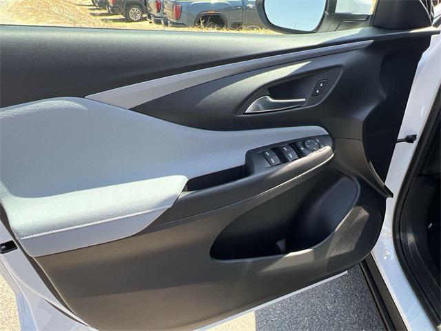 new 2025 Buick Envista car, priced at $22,282
