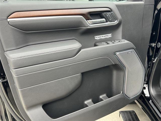 new 2025 GMC Sierra 1500 car, priced at $73,832